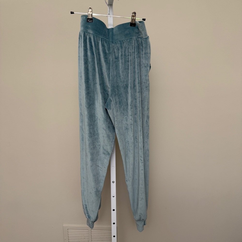 Victoria's SecretTRACKSUIT SET Hoodie+jogger SAGE green VELOUR  Top S/ bottom XS - Picture 11 of 11